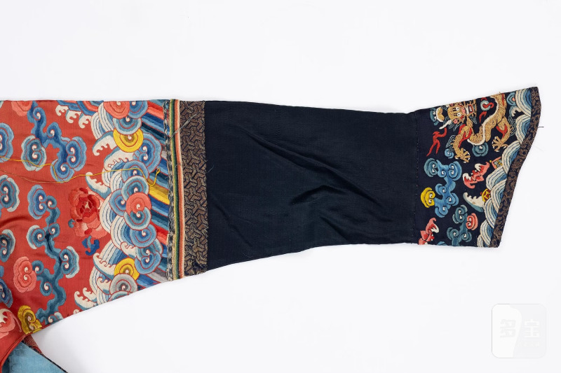An embroidered red ground five clawed dragon 'female' formal robe, - 图13